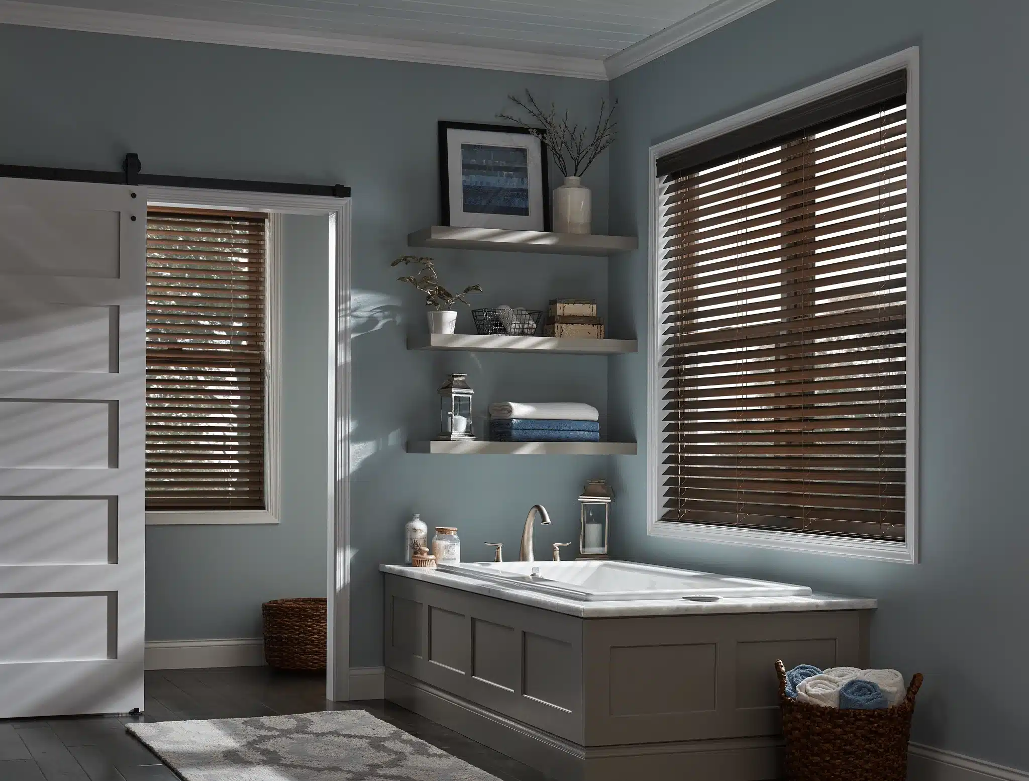 Wood Blinds Bathroom (1)